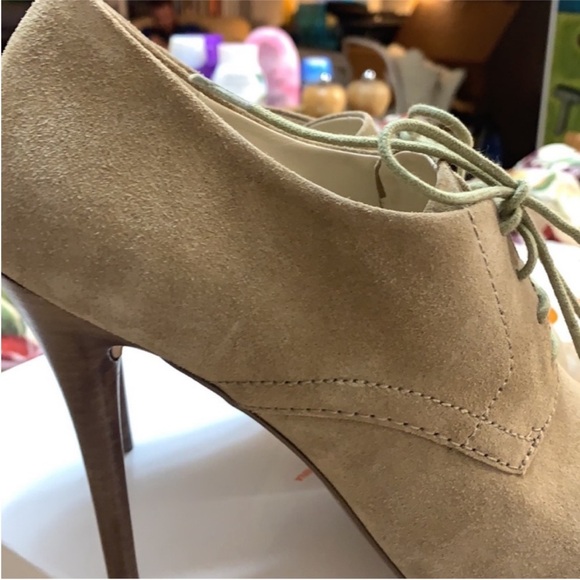 Suede Michale Kors Peep Toe Pumps - Picture 7 of 12